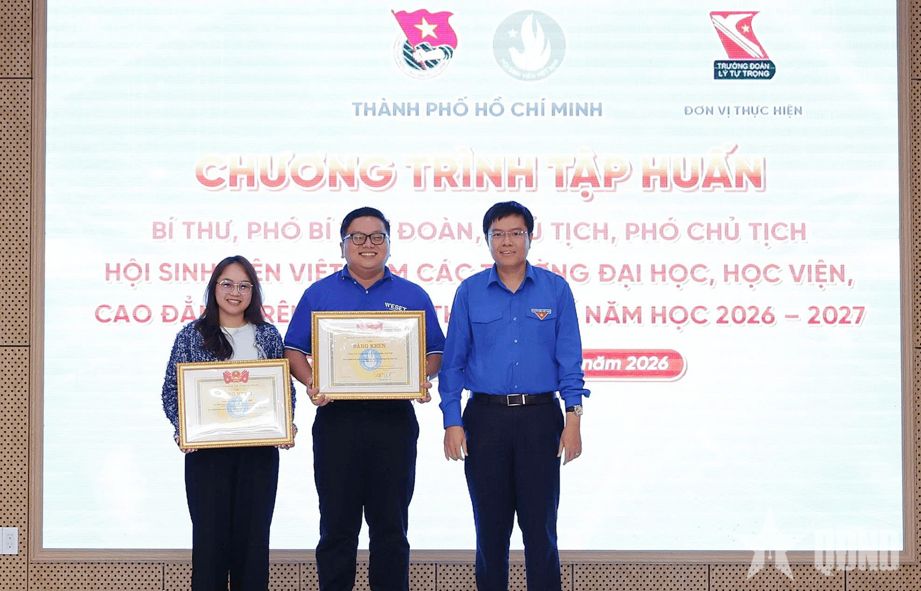 WESET English Center nhận bằng khen của Trung ương Hội Sinh viên Việt Nam